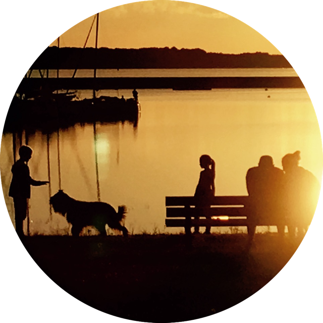 La famille à Cœur ouvert. ÂME LIBRE accompagnement. Auto-guérison & Reconnexion à Ton Essence divine. Éveil de Conscience Cet accompagnement en groupe a pour fondement notre découverte de la racine étymologique du mot «famille», du latin familia: «ensemble des esclaves de la maison»...