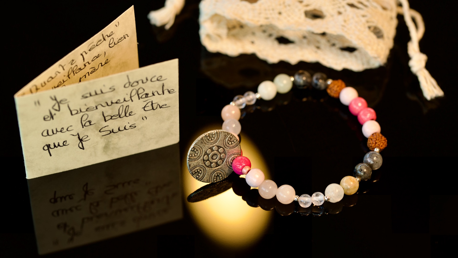 Bracelets énergétiques Kawsay Perla. ÂME LIBRE accompagnement. Auto-guérison & Reconnexion à Ton Essence divine. Éveil de Conscience Pour t'accompagner sur ton chemin d'évolution et de guérison, Mahor propose la création de bracelets énergétiques Kawsay Perla, nom qui signifie Perle de Vie.